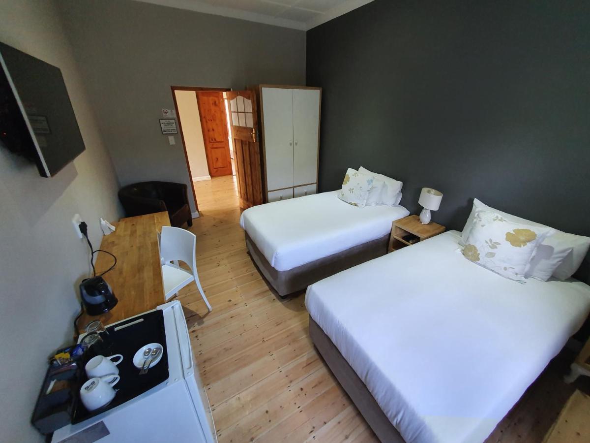 ג'ורג' Two Fat Owls Guesthouse מראה חיצוני תמונה